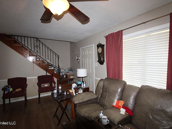 3rd image of 1278 Town And Country Dr