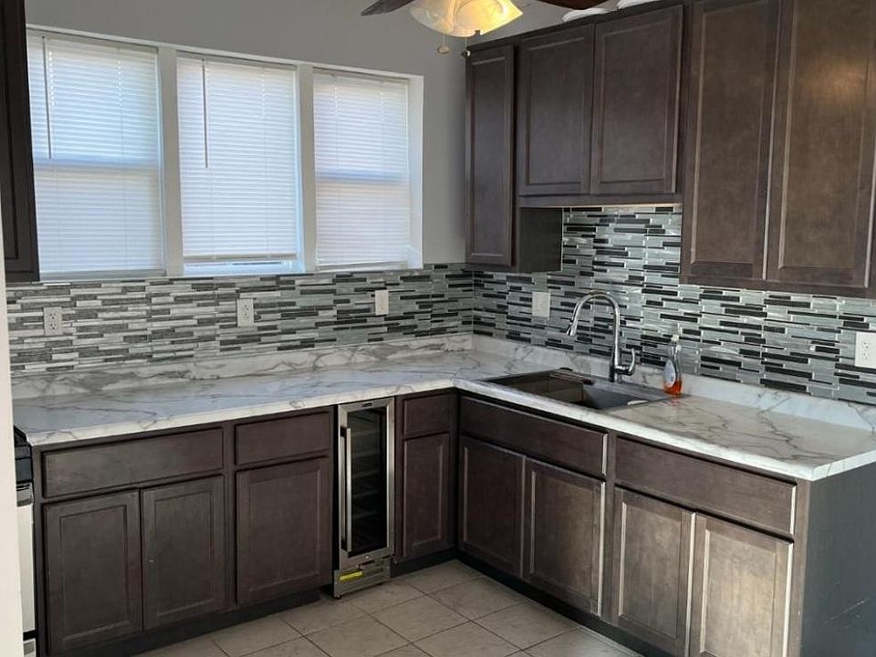 1st image of 8000 S Komensky Ave
