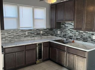 8000 S Komensky Ave, Chicago, IL