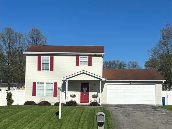 1281 Signature Dr, Youngstown, OH 44515