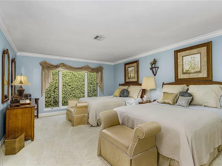 950 Galleon Dr — Photo 16