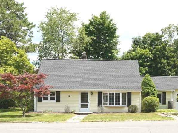 59 Pine St, Midland Park, NJ 07432