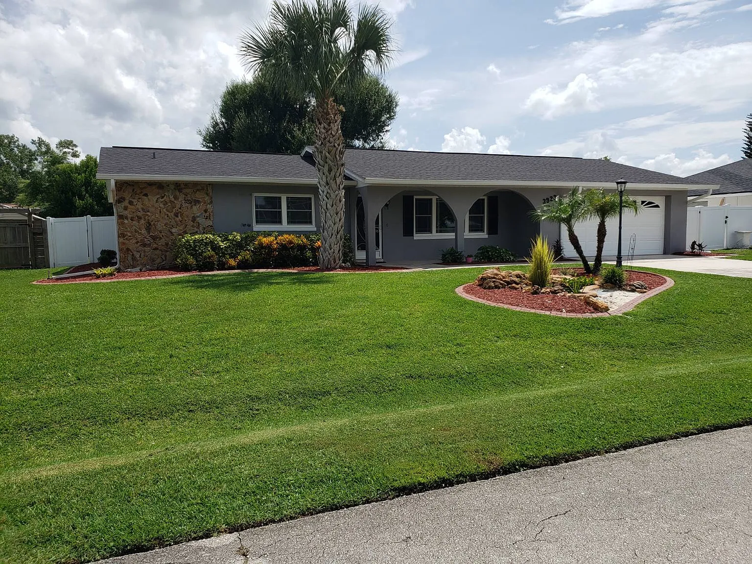 2 bed, 2.5 bath, 1540 sqft, $2,050 — Photo 1
