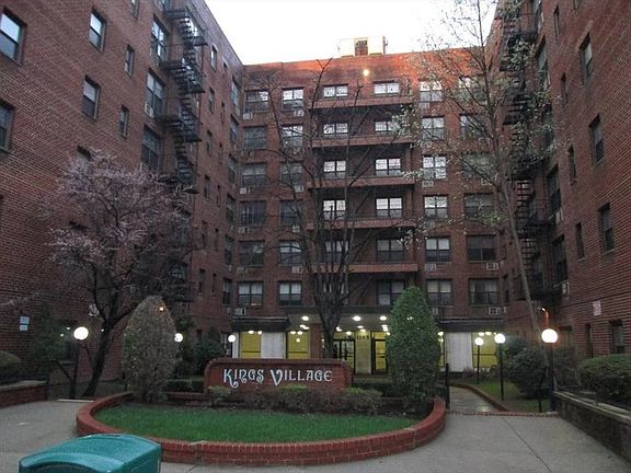 2nd image of 1200 E 53rd St APT 2B