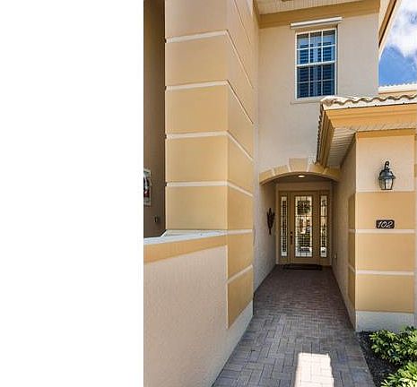 2nd image of 10341 Autumn Breeze Dr APT 102