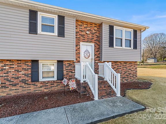 4th image of 3261 Tolley St
