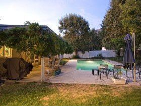 5th image of 1063 S Oak Hills Way