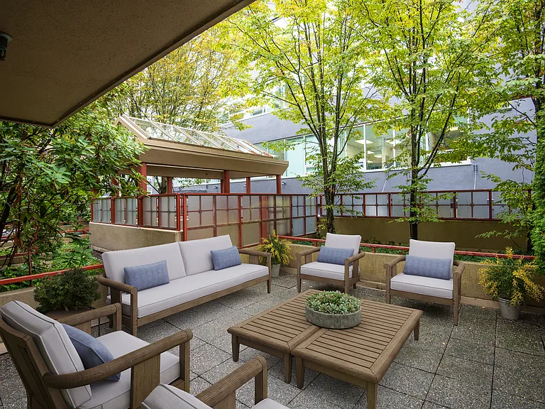 1850 W 8th Ave #205 — Photo 30