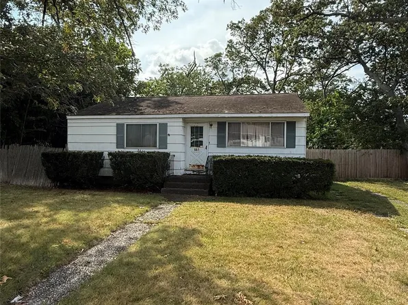 661 College Road, Farmingville, NY 11738