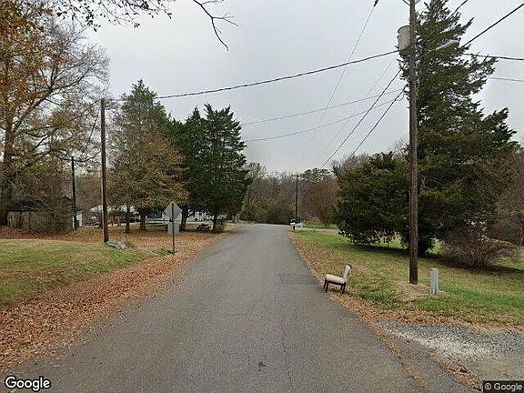 Exterior Neighborhood (street photo)