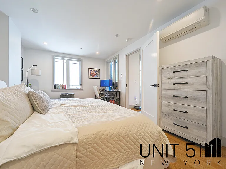 319 Graham Ave #3A — Photo 9