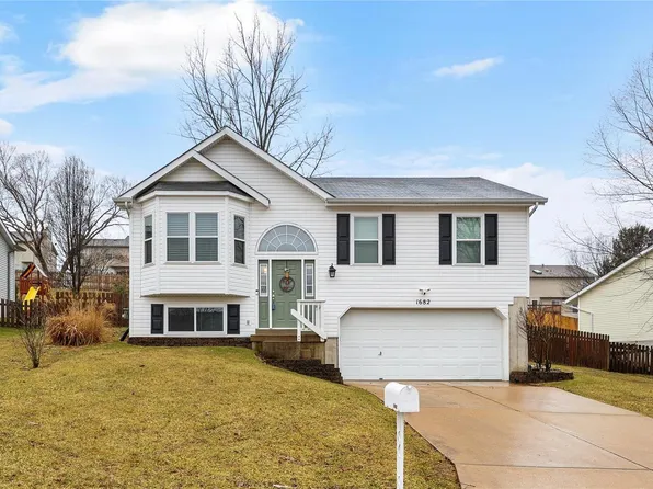 1682 Clover Ct, Barnhart, MO 63012