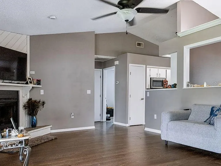 506 Mandy St — Photo 32