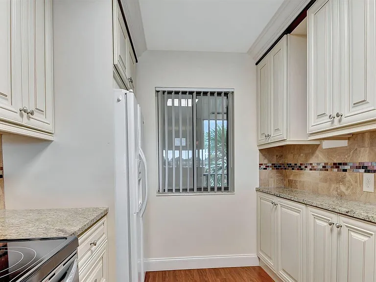 4539 Luxemburg Ct #304 — Photo 5