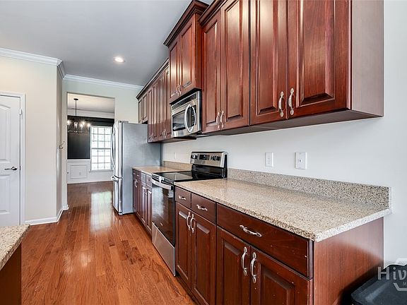 5th image of 411 Plantation Place