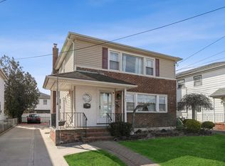 582 Rockaway Ave, Valley Stream, NY 11581