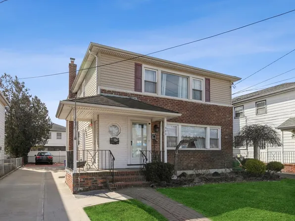 582 ROCKAWAY  AVE, Valley Stream, NY 11581