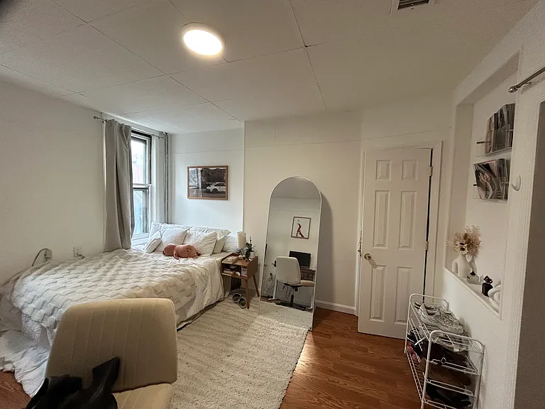 475 Monmouth St #4 — Photo 9