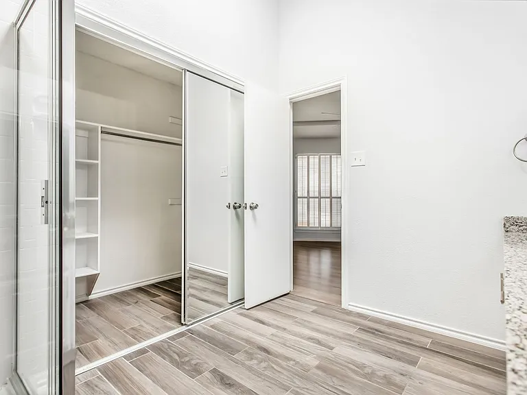 1016 Willowbrook Trl — Photo 21