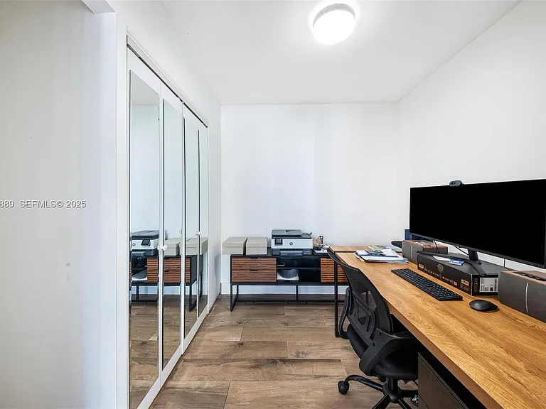 1541 Brickell Ave — Photo 6