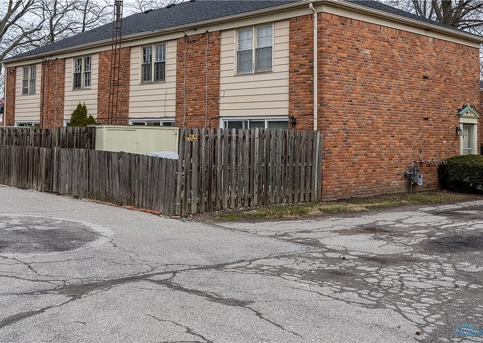 2nd image of 3300 Yorktown Dr