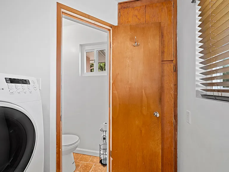 4258 Summit Dr — Photo 38