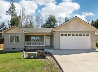 281 Plato Pl, Hendersonville, NC 28729