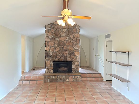 5th image of 340 Kimberly Ln