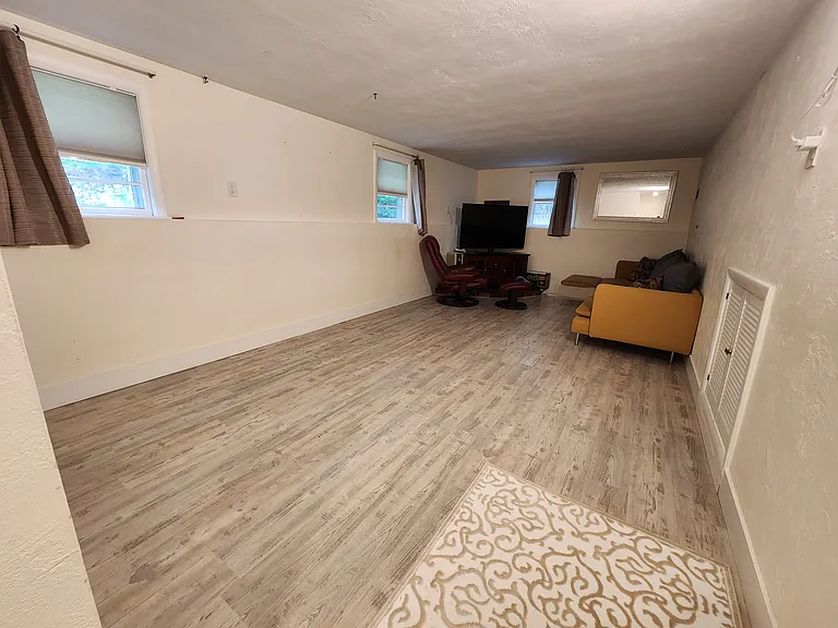 58 Anthony Rd — Photo 23