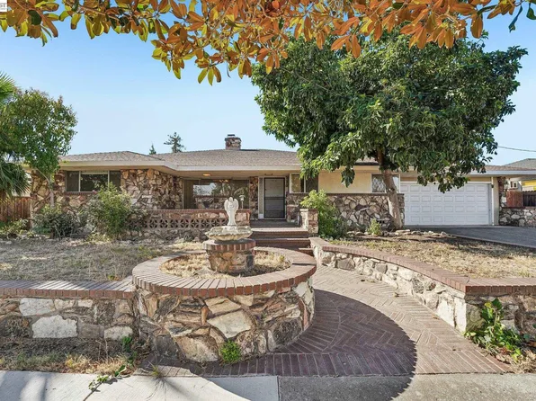 214 Redondo Dr, Pittsburg, CA 94565