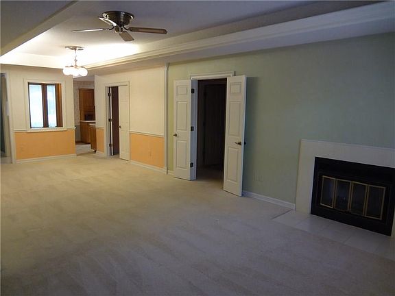 2nd image of 1308 Donna Ln