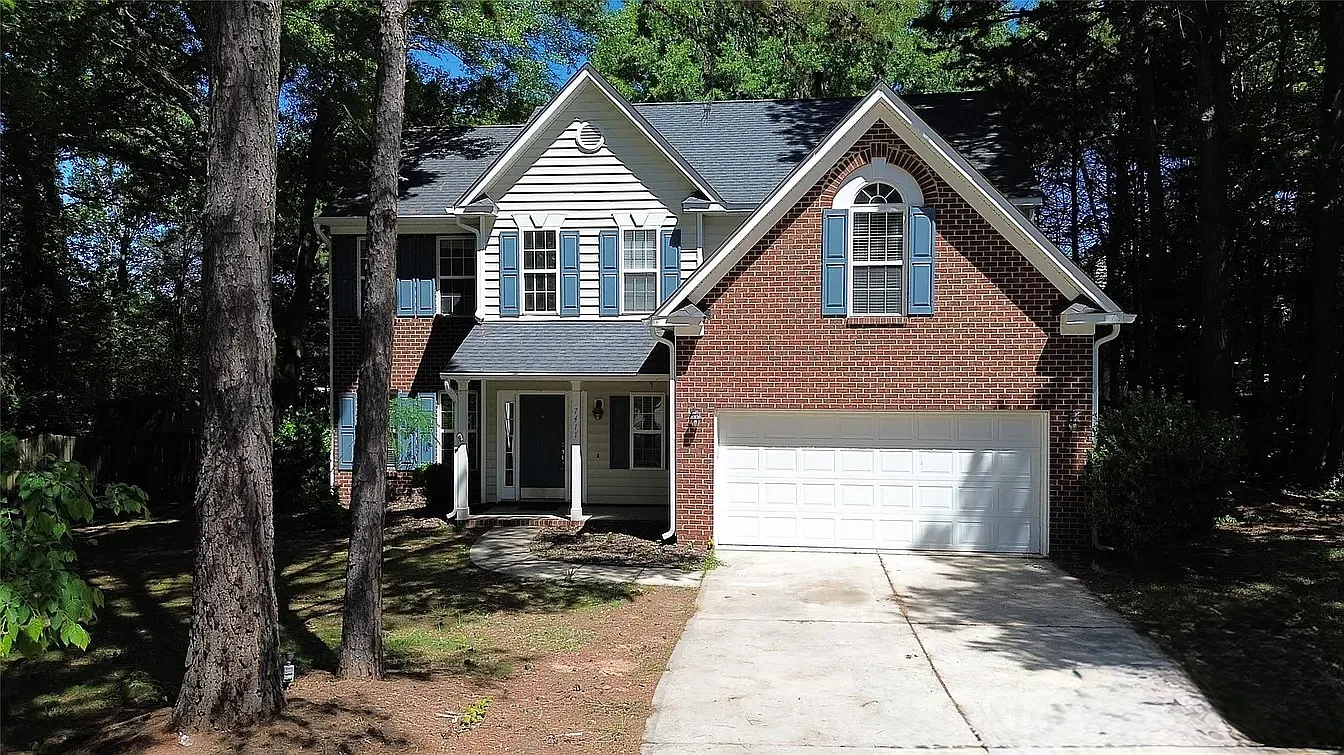 4 bed, 2475 sqft, $2,600 — Photo 1