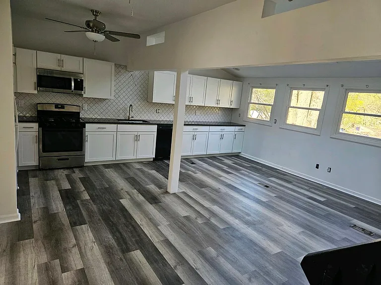 Kitchen, family & dining room