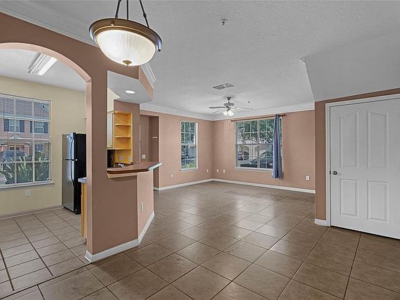 5th image of 6011 Newport Ln APT 101