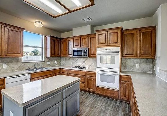 2nd image of 20316 Wayzata Ct #1