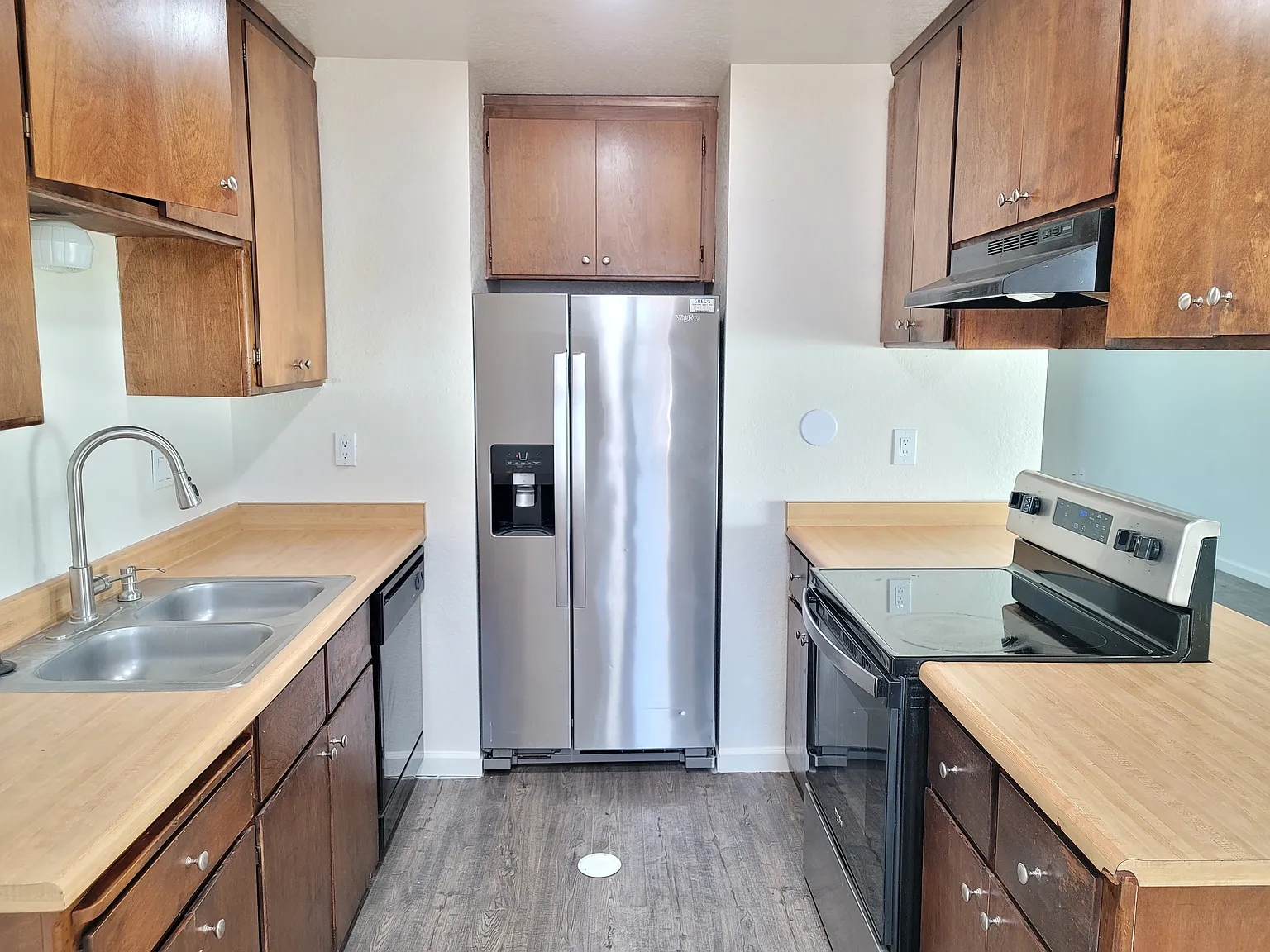 3 bed, 1160 sqft, $1,800 — Photo 3