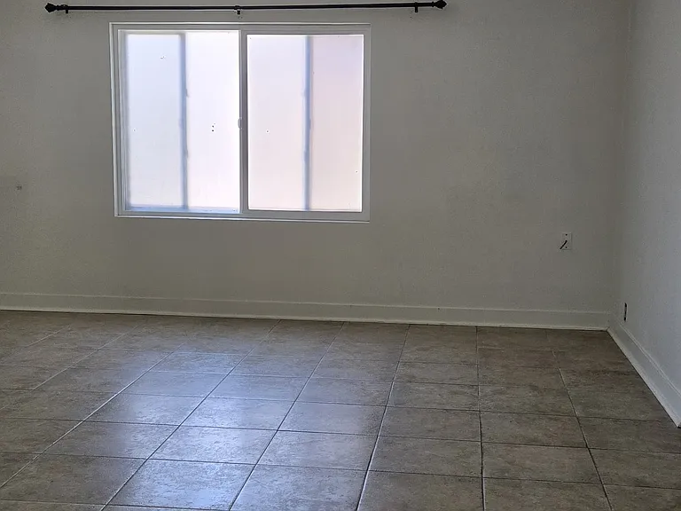 862 Elise St — Photo 11