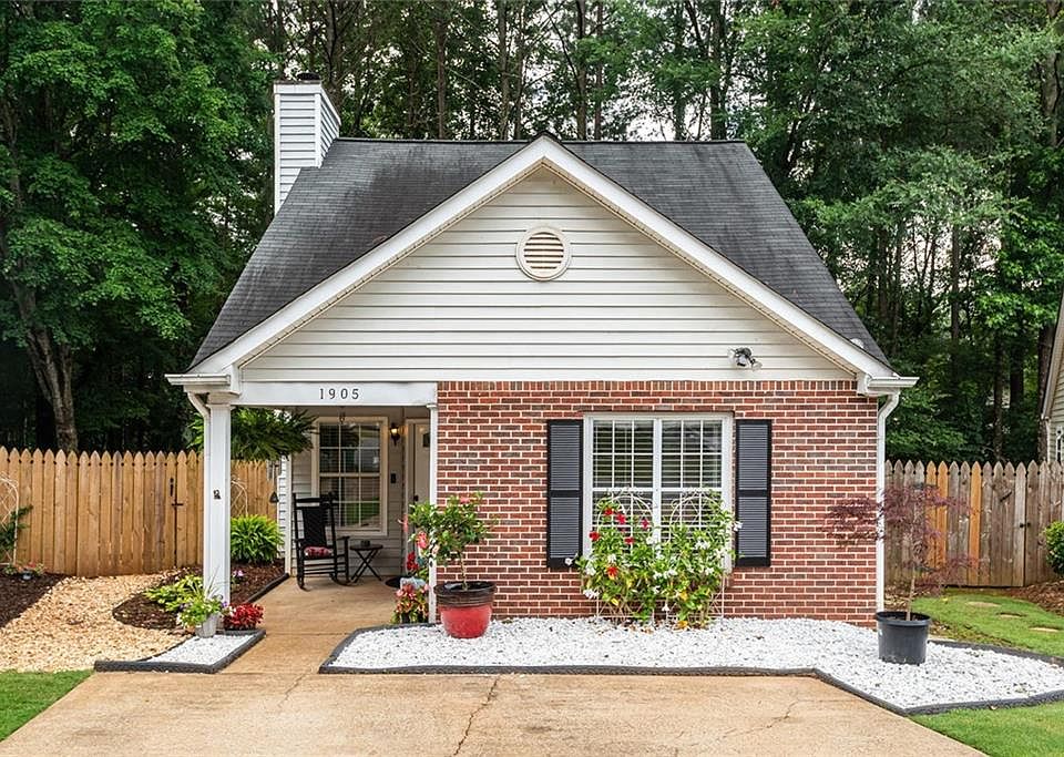 1st image of 1905 Brittania Cir