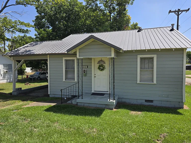 813 S Rogers St — Photo 1
