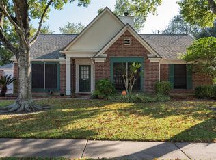 5106 Spring Branch Dr, Pearland, TX 77584