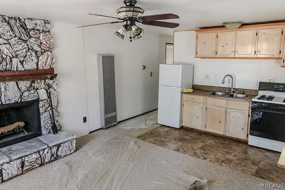 2 bed, 1.0 bath, 588 sqft, $1,550 — Photo 3