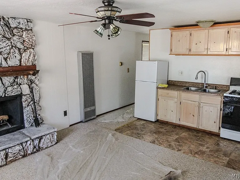 595 Vista Ave — Photo 3