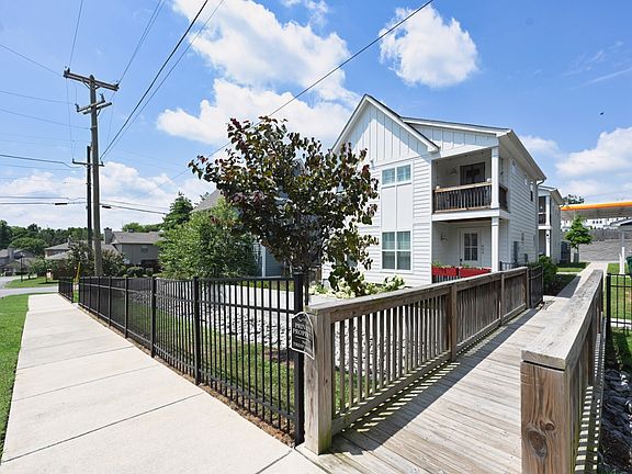 4th image of 422 Creative Way