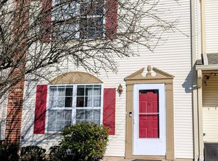 62 Colleen Ct, Kendall Park, NJ 08824