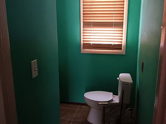 3rd image of 26610 Parkview Ave