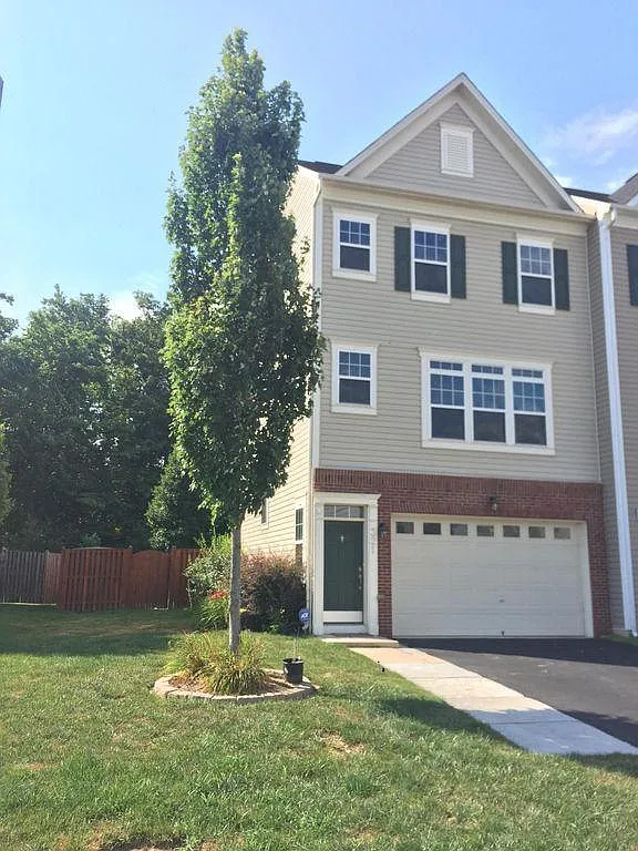 321 Woodstream Blvd — Photo 1