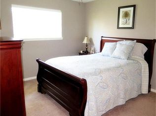 3102 Glenwood Dr, Pearland, TX 77584