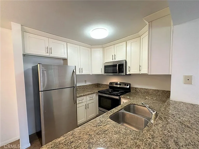 1400 W Edgehill Rd — Photo 14