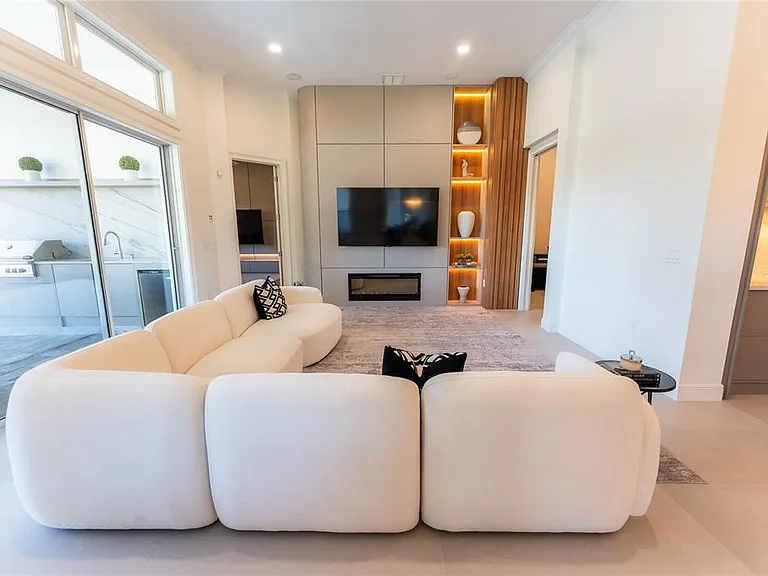 2041 Lake Fischer Cove Ln — Photo 10