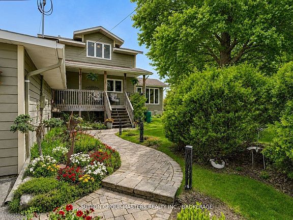3rd image of 466 Colebrook Rd